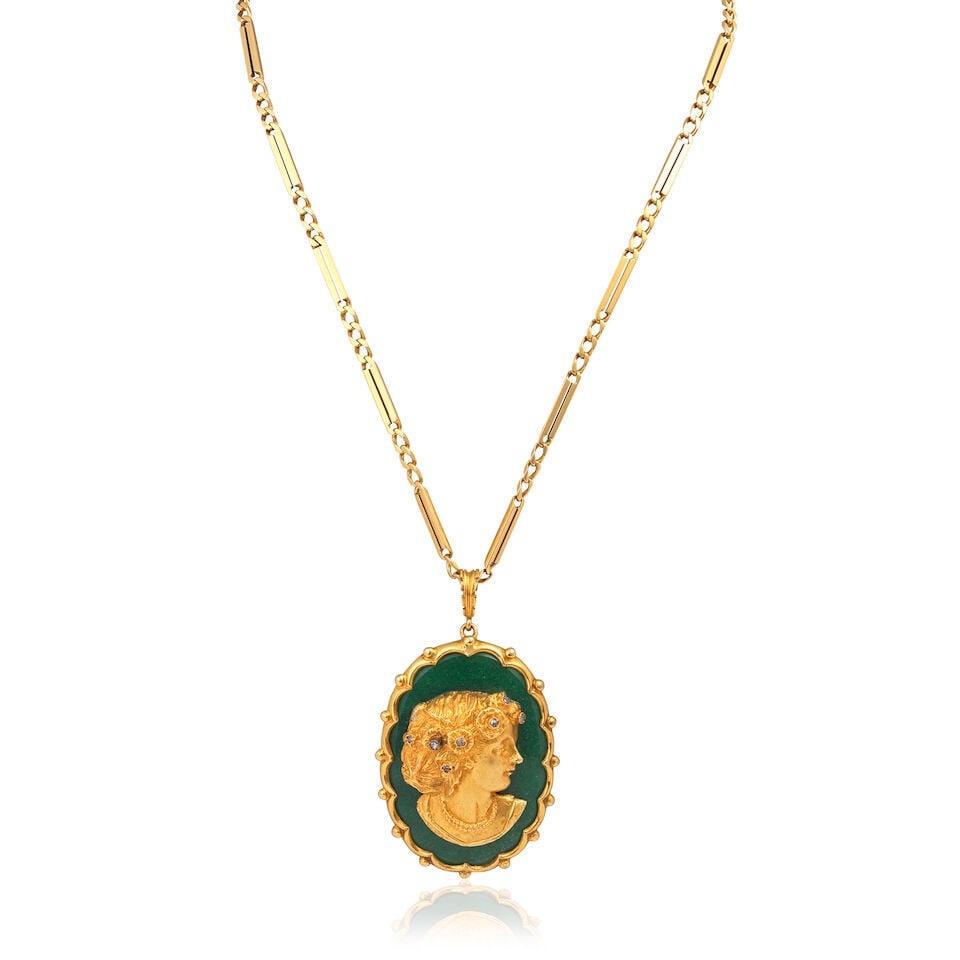 AVENTURINE QUARTZ AND DIAMOND PENDANT/NECKLACE: AVENTURINE QUARTZ AND DIAMOND PENDANT/NECKLACE Aventurine quartz Single-cut diamonds Lengths: pendant 6.5cm, chain 48.0cm Total weight approx. 55.0g Footnotes: OVERALL CONDITION Light surface wear