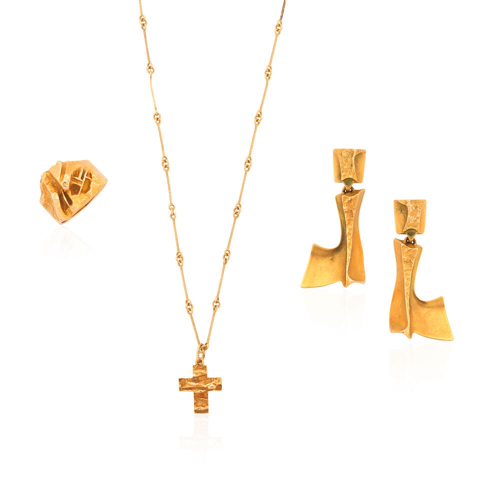 LAPPONIA: EARRINGS, RING, AND PENDANT NECKLACE (3): LAPPONIA: EARRINGS, RING, AND PENDANT NECKLACE 1st: Earrings Signed Lapponia, maker's mark Lengths 4.0cm 2nd: Ring Maker's mark Ring size approx. L (leading edge) 3rd: Pendant necklace 14 carat