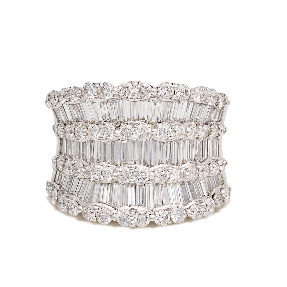 DIAMOND RING: DIAMOND RING Baguette and brilliant-cut diamonds, approx. 3.00cts total Ring size approx. M½ (leading edge) Weight approx. 9.0g Footnotes: OVERALL CONDITION Light surface wear to unhallmarked