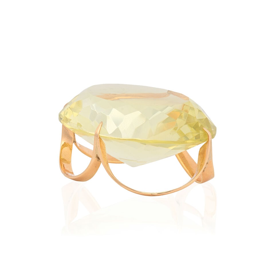 QUARTZ PENDANT: QUARTZ PENDANT Oval-cut quartz Length 4.7cm Weight approx. 44.5g Footnotes: OVERALL CONDITION Light surface wear to unhallmarked metal testing as 13kt gold. Overall, in good