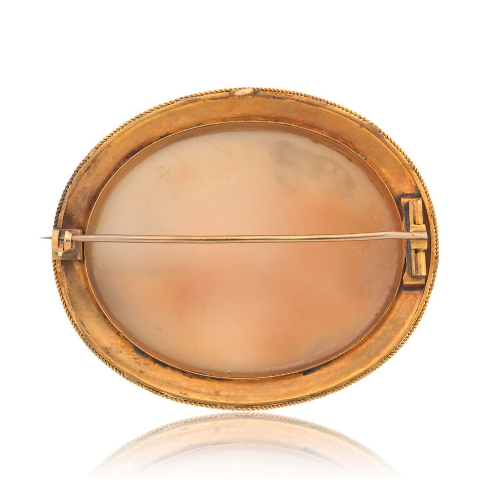 SHELL CAMEO BROOCH - 2