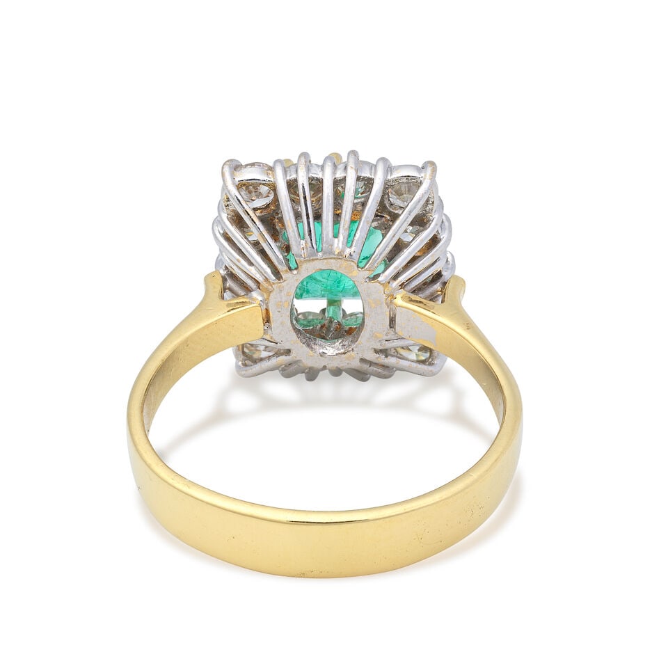 EMERALD AND DIAMOND RING - 2