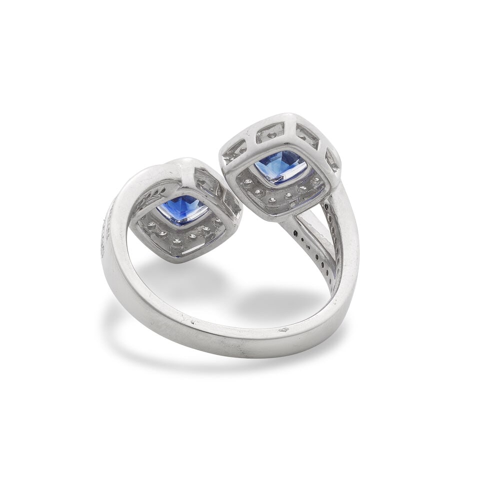 SAPPHIRE AND DIAMOND CROSSOVER RING, - 3