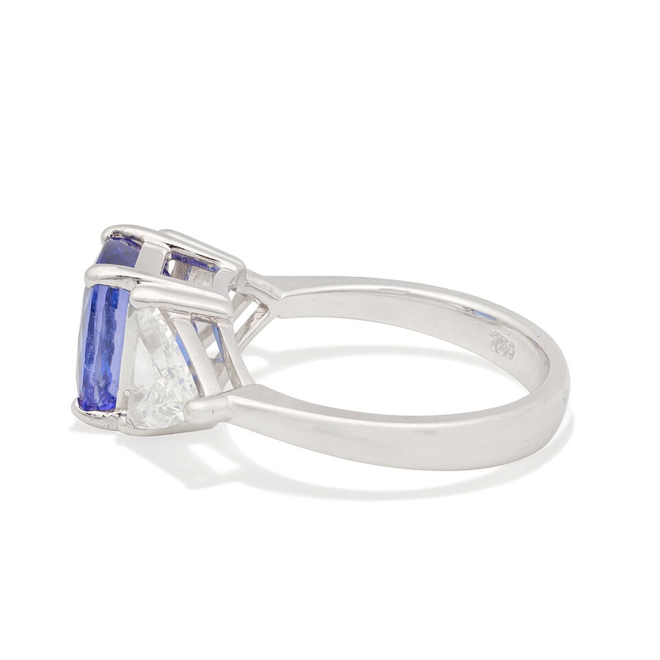 TANZANITE AND DIAMOND RING - 3
