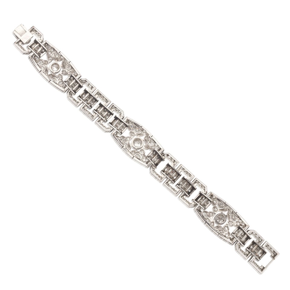 DIAMOND BRACELET, CIRCA 1930 - 2