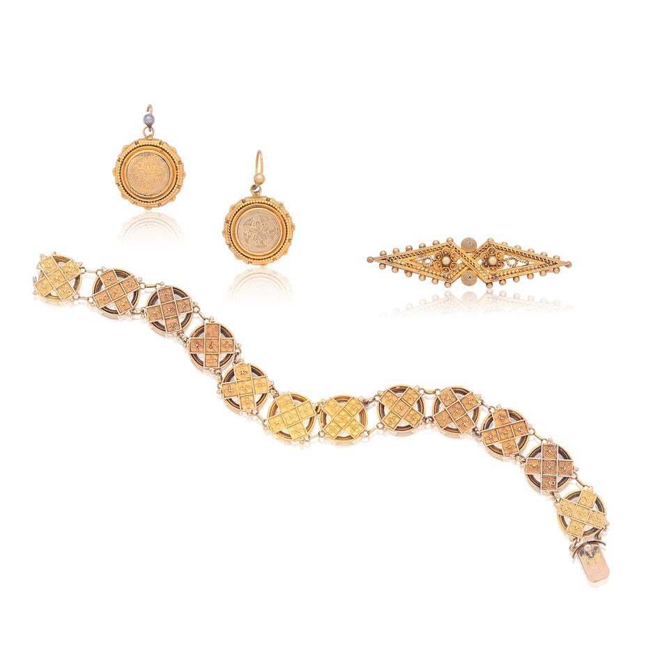 BRACELET, BROOCH AND EARRINGS, 1880 AND LATER (3): BRACELET, BROOCH AND EARRINGS, 1880 AND LATER Lengths: bracelet 18.5cm, brooch 5.2cm, earrings including hook approx. 3.0cm Weight approx. 27.5g (3) Footnotes: OVERALL CONDITION Some surface wear to u