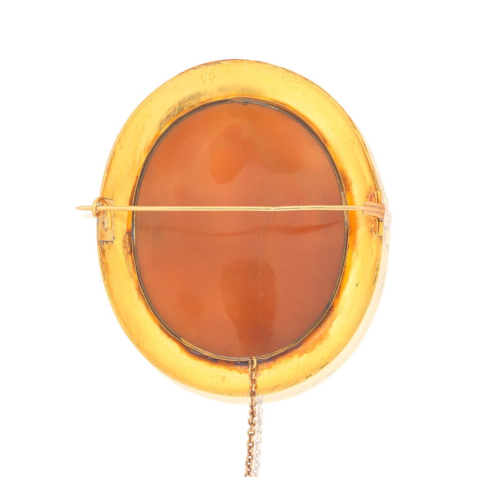 SHELL CAMEO BROOCH - 2