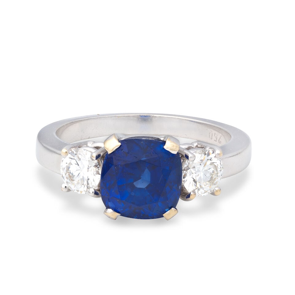 SAPPHIRE AND DIAMOND RING (1 of 3)