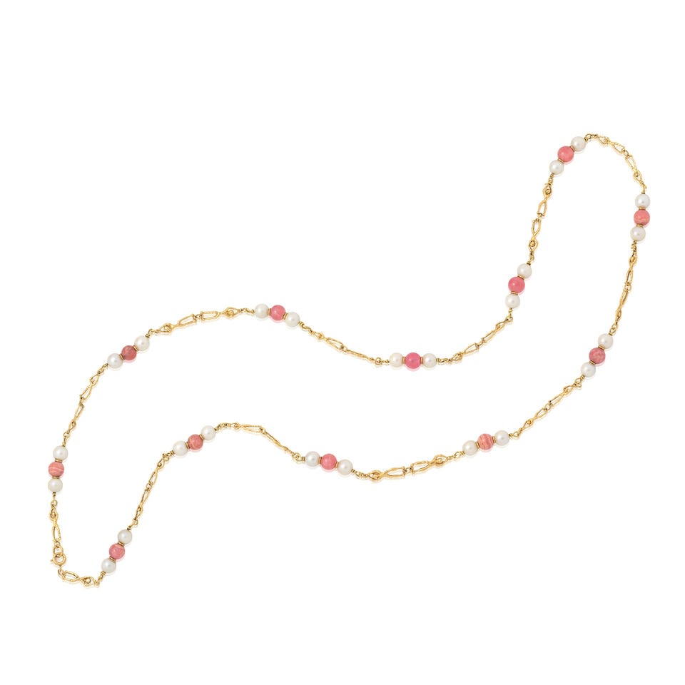 STUART DEVLIN: 'PEOPLE' RHODOCHROSITE AND CULTURED PEARL NECKLACE, 1978: STUART DEVLIN: 'PEOPLE' RHODOCHROSITE AND CULTURED PEARL NECKLACE, 1978 Rhodochrosite beads Cultured pearls 18 carat gold Maker's mark SD, London hallmark Length 81.5cm Weight approx.