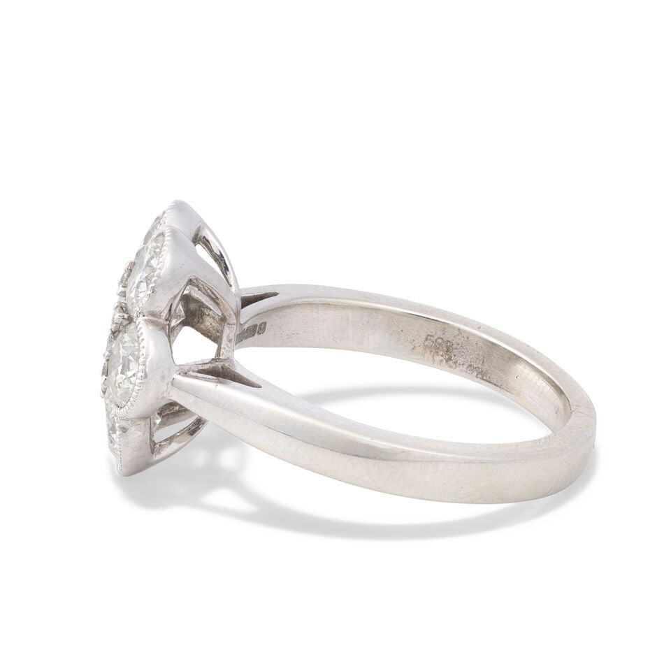 DIAMOND CLUSTER RING - 3