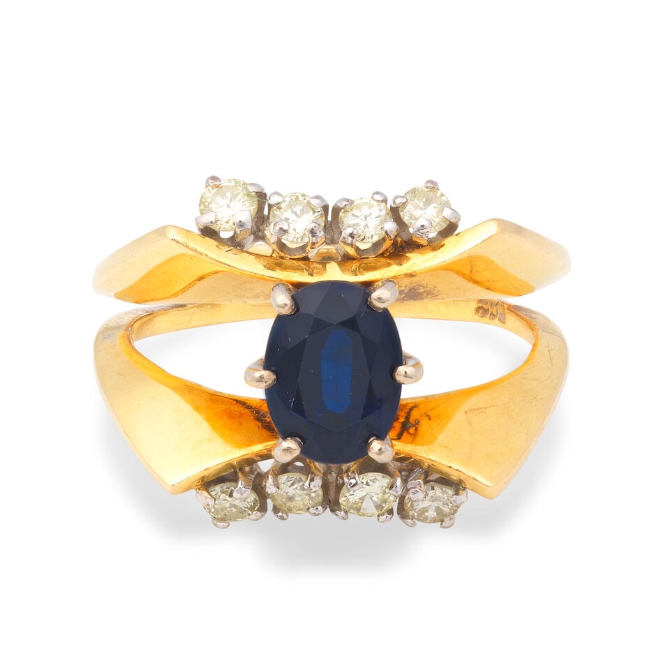 SAPPHIRE AND DIAMOND RING (1 of 3)