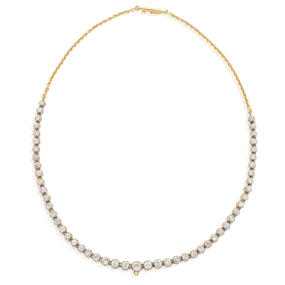 DIAMOND RIVIÈRE NECKLACE: DIAMOND RIVIÈRE NECKLACE Graduating to centre Brilliant-cut diamonds approx. 7.35cts total Length approx. 48.5cm Weight approx. 23.0g Footnotes: OVERALL CONDITION Light surface wear to