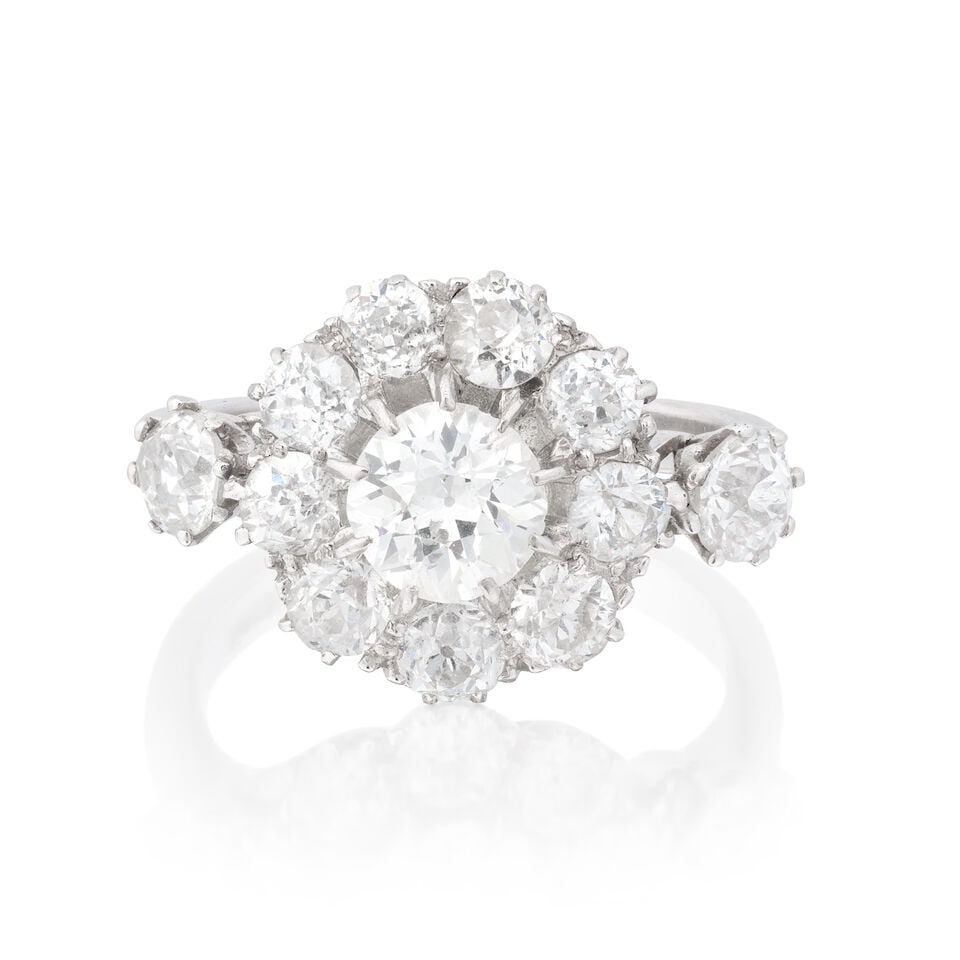 DIAMOND-SET CLUSTER RING (1 of 3)