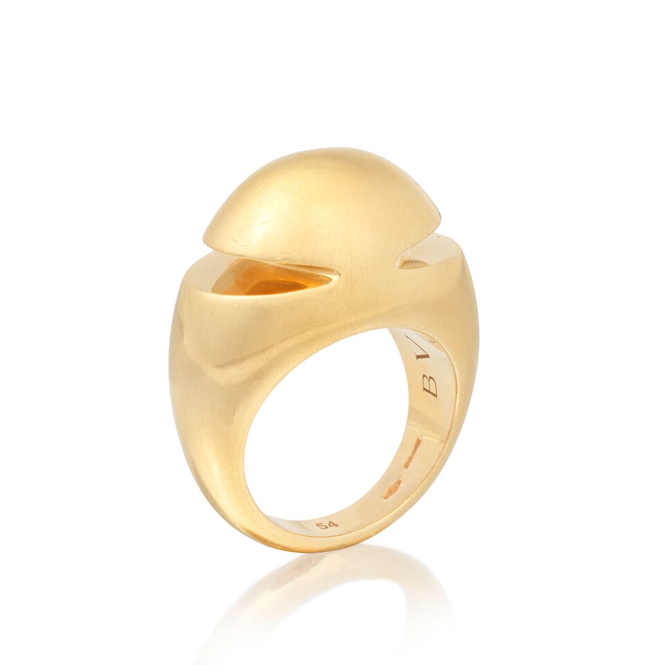 BULGARI: 'CABOCHON' RING: BULGARI: 'CABOCHON' RING Signed Bulgari Ring size approx. M½ Weight approx. 11.5g Footnotes: OVERALL CONDITION Some surface wear commensurate with use to unhallmarked metal, signed BVLGARI, 750,