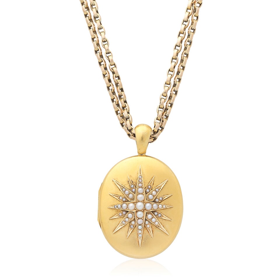SEED PEARL LOCKET AND GUARD CHAIN: SEED PEARL LOCKET AND GUARD CHAIN Half seed pearls Locket length 5.5cm, guard chain length 83.0cm Weight approx. 62.5g Footnotes: OVERALL CONDITION Some surface wear commensurate with age to
