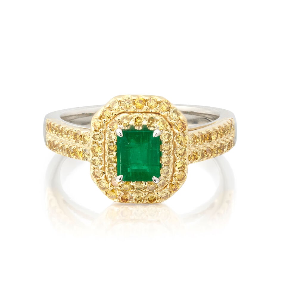 EMERALD AND COLOURED DIAMOND RING (1 of 3)