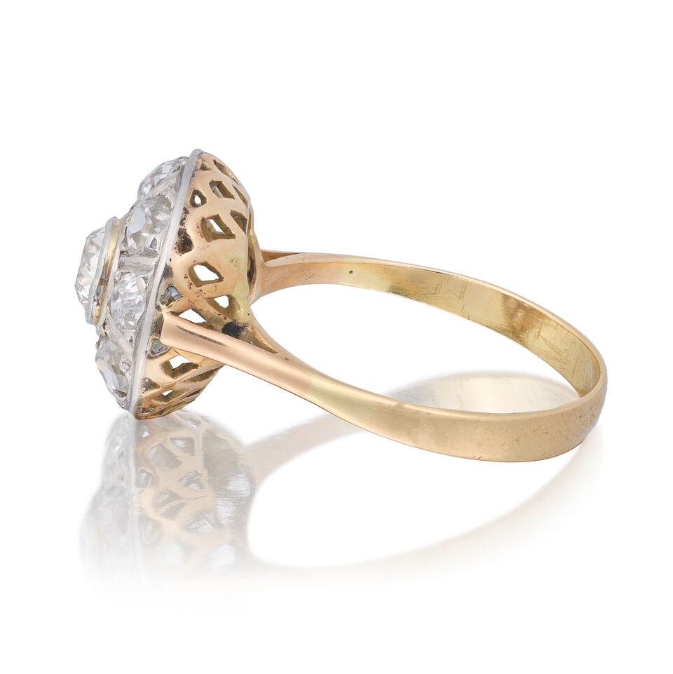 DIAMOND CLUSTER RING - 3