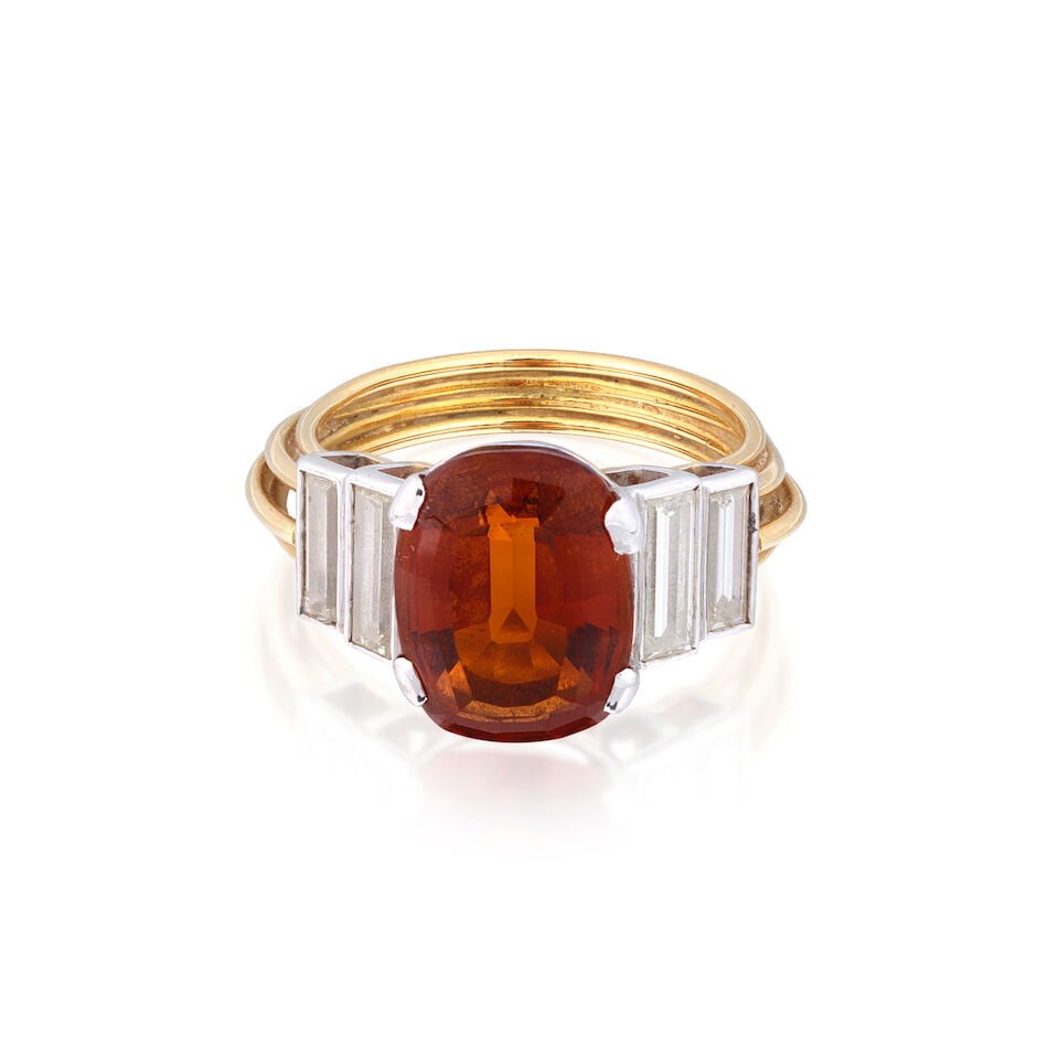 CITRINE AND DIAMOND RING: CITRINE AND DIAMOND RING Cushion-cut citrine Baguette-cut diamonds approx. 1.00cts total Ring size approx. L Weight approx. 5.0g Footnotes: OVERALL CONDITION Light surface wear to unhallmarked metal