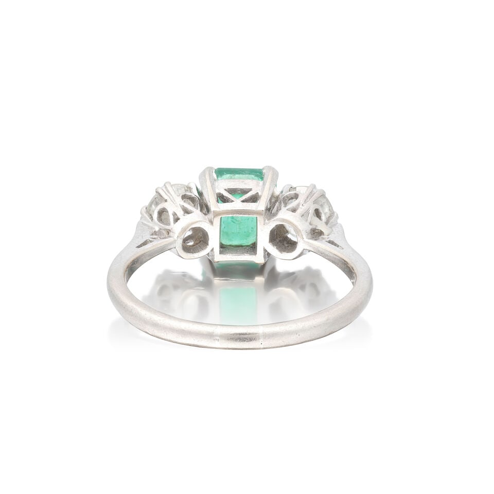 EMERALD AND DIAMOND RING - 2