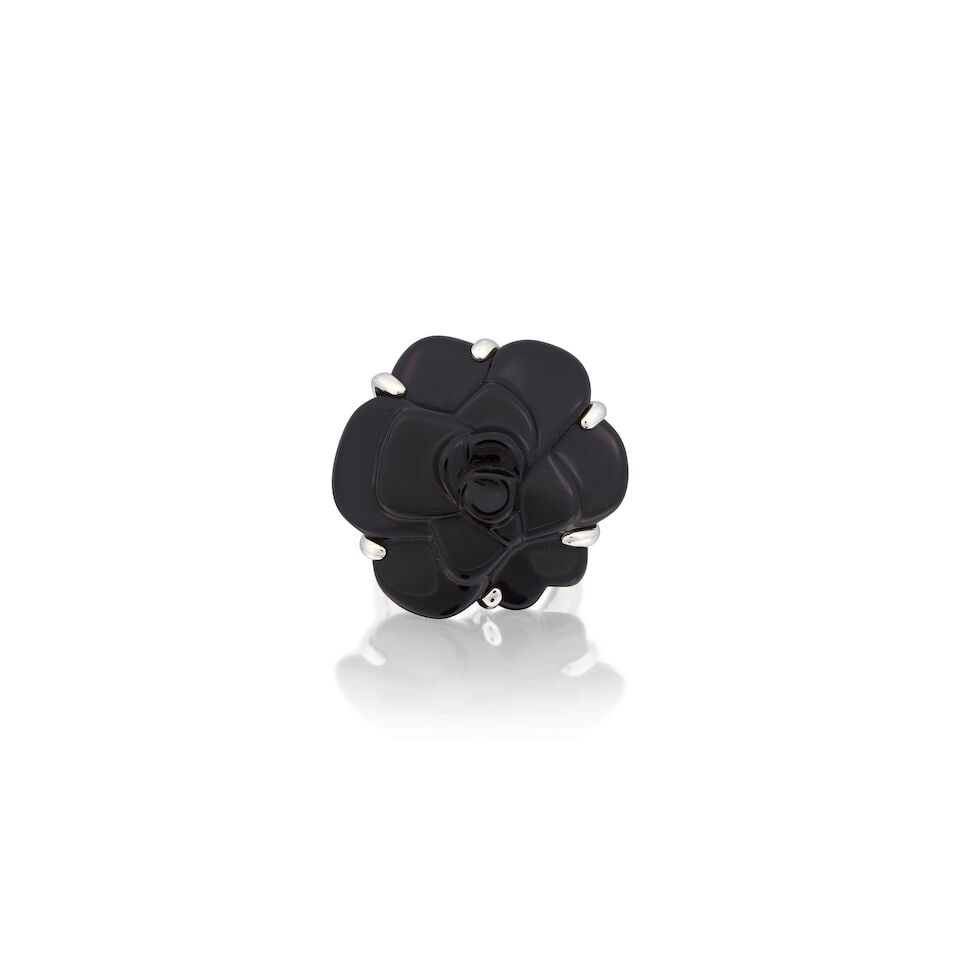 CHANEL: ONYX 'CAMELIA' RING - 4
