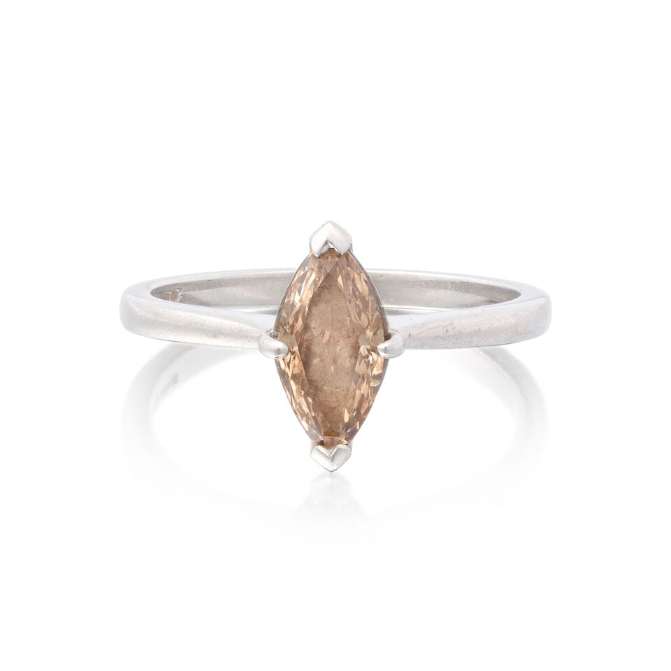 FANCY COLOURED DIAMOND RING (1 of 4)