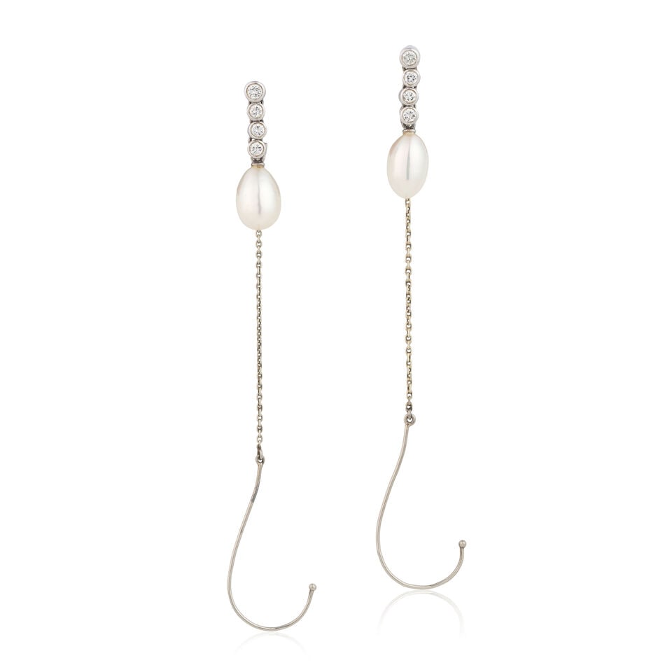 NATURAL PEARL AND DIAMOND PENDENT EARRINGS: NATURAL PEARL AND DIAMOND PENDENT EARRINGS Natural pearls Brilliant-cut diamonds Length 1.8cm Weight approx. 4.0g Footnotes: GCS: Natural freshwater pearls, no indications of treatment. Report no.