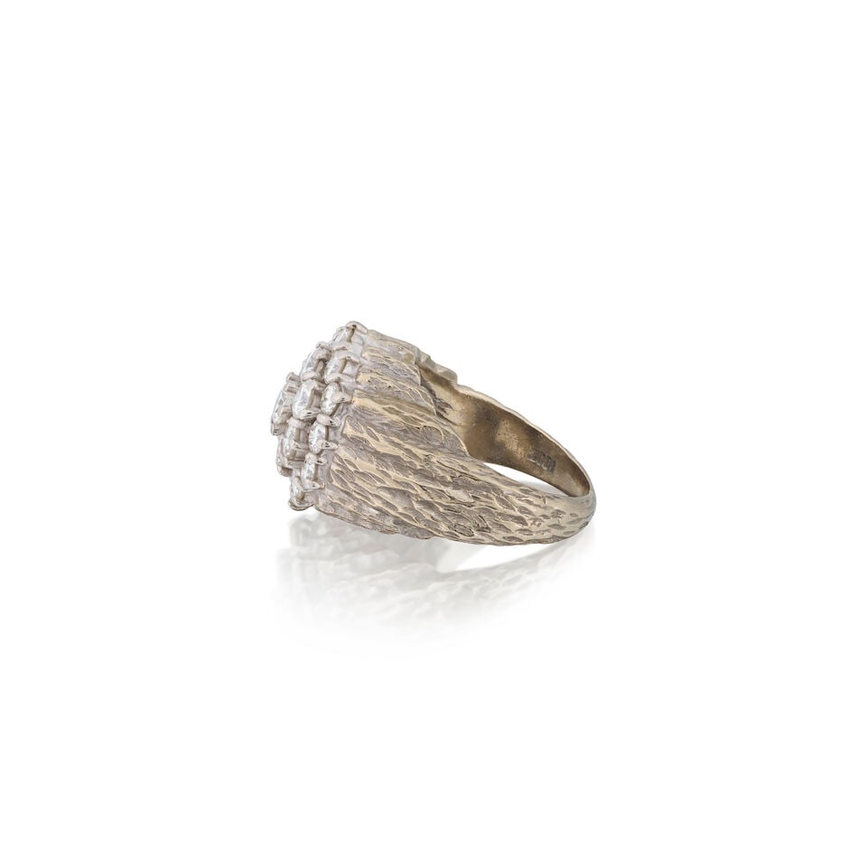 DIAMOND-SET BOMBÉ CLUSTER RING - 3