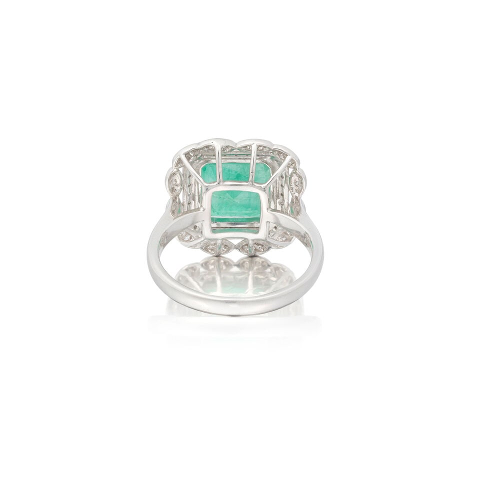 EMERALD AND DIAMOND RING - 2