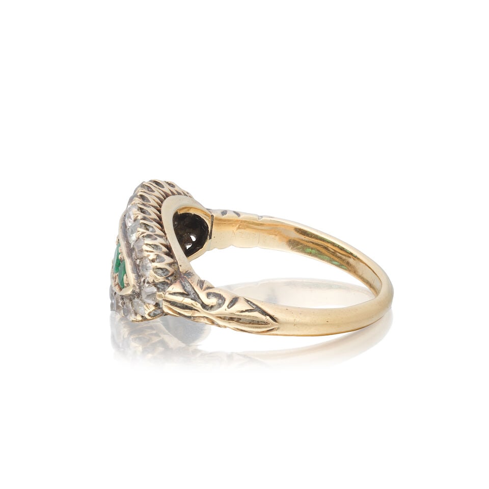 EMERALD AND DIAMOND RING - 3
