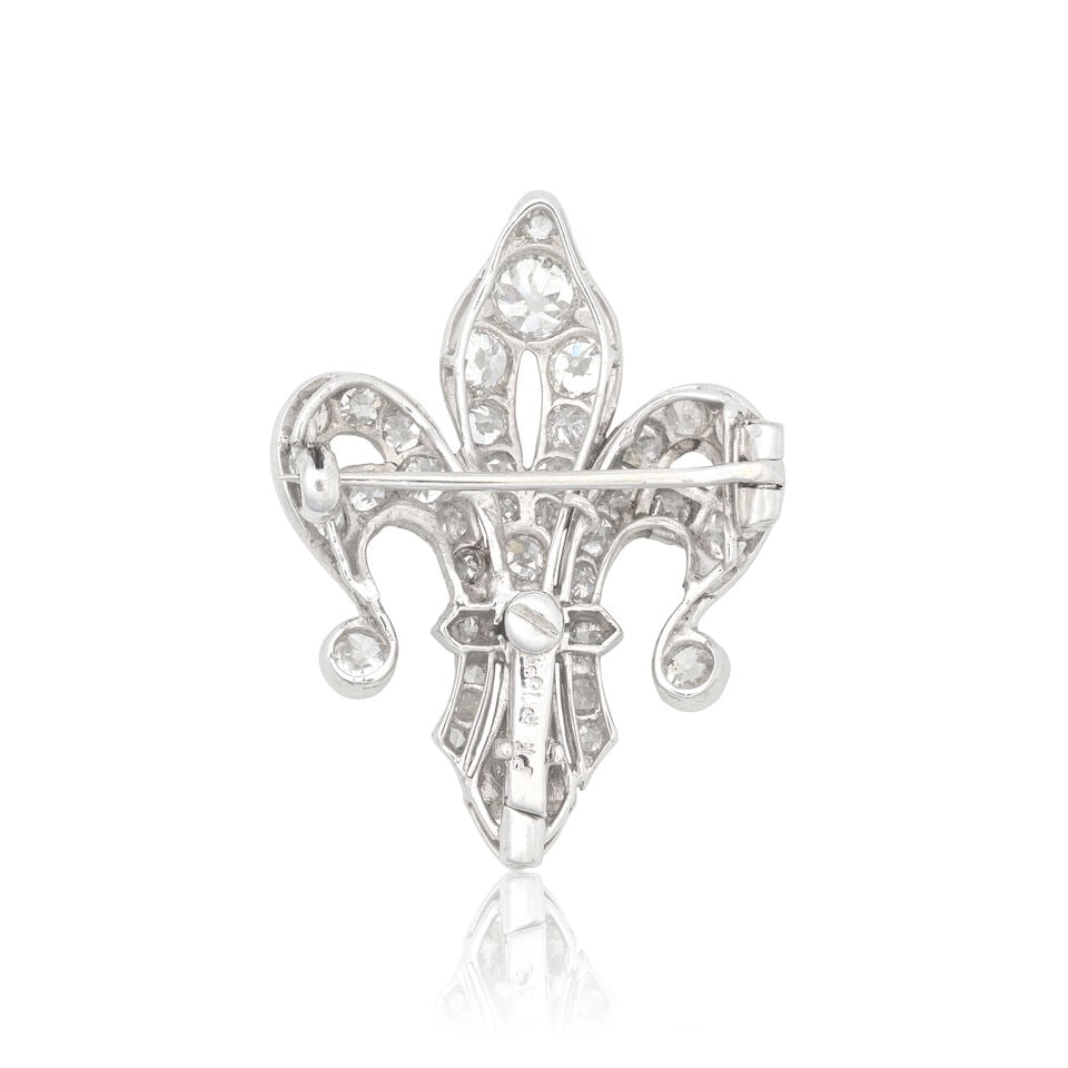 DIAMOND FLEUR-DE-LIS BROOCH, CIRCA 1915 - 2