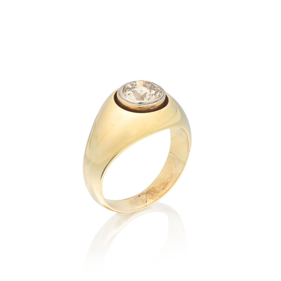 DIAMOND RING: DIAMOND RING Old brilliant-cut diamond approx. 1.25cts Ring size approx. P Weight approx. 11.0g Footnotes: OVERALL CONDITION Light surface wear to exterior of unhallmarked metal ring, stamped to