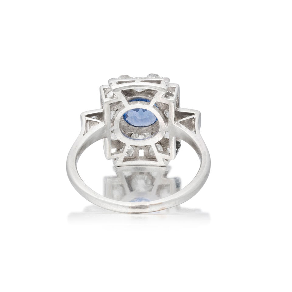 SAPPHIRE AND DIAMOND RING, CIRCA 1930 - 2