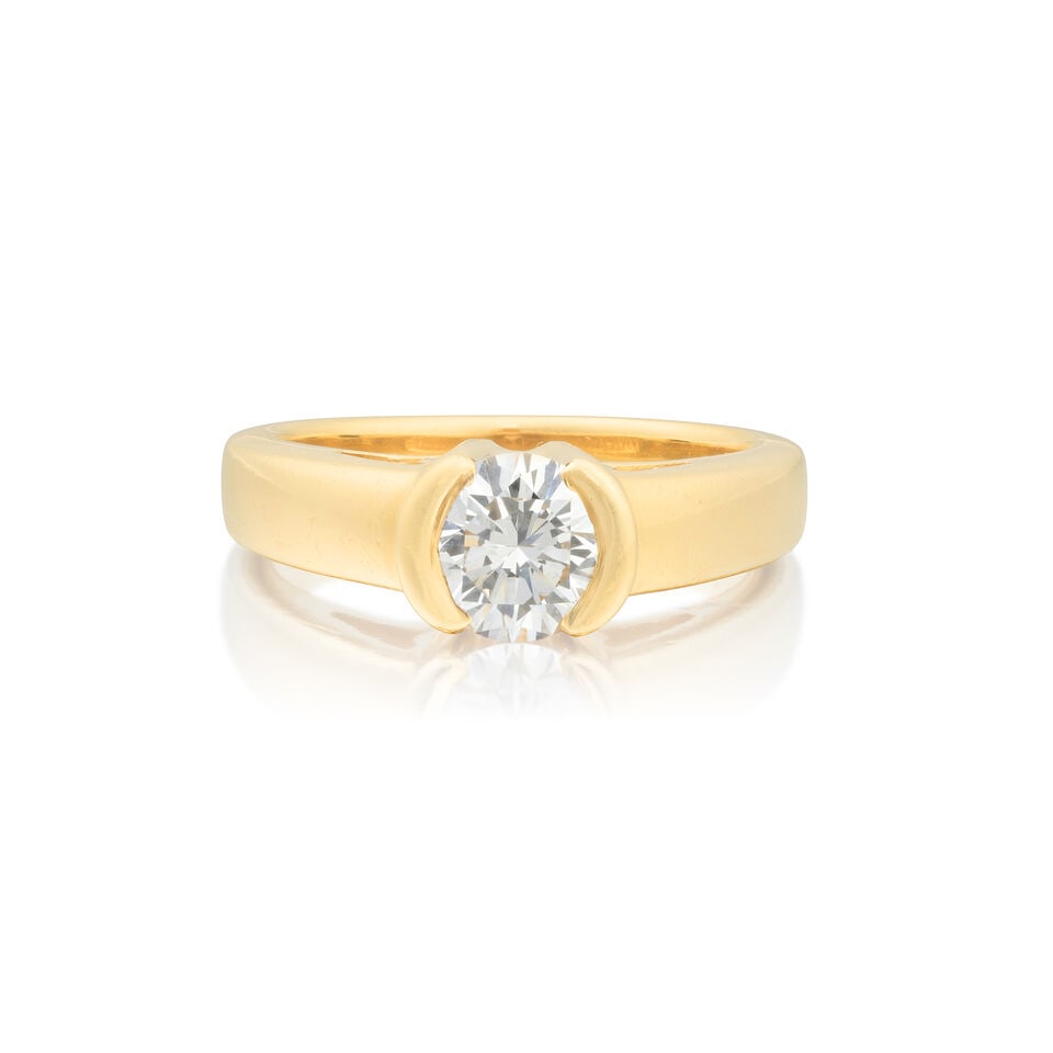 DIAMOND SINGLE-STONE RING (1 of 3)