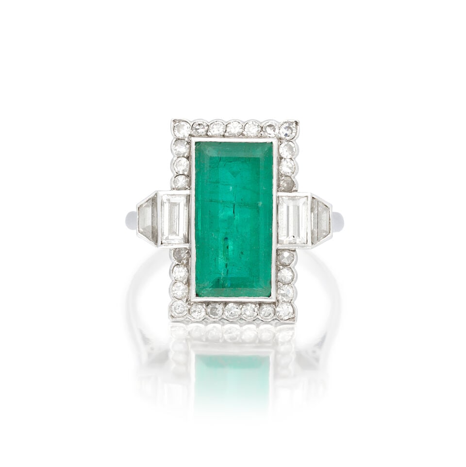 EMERALD AND DIAMOND RING (1 of 3)