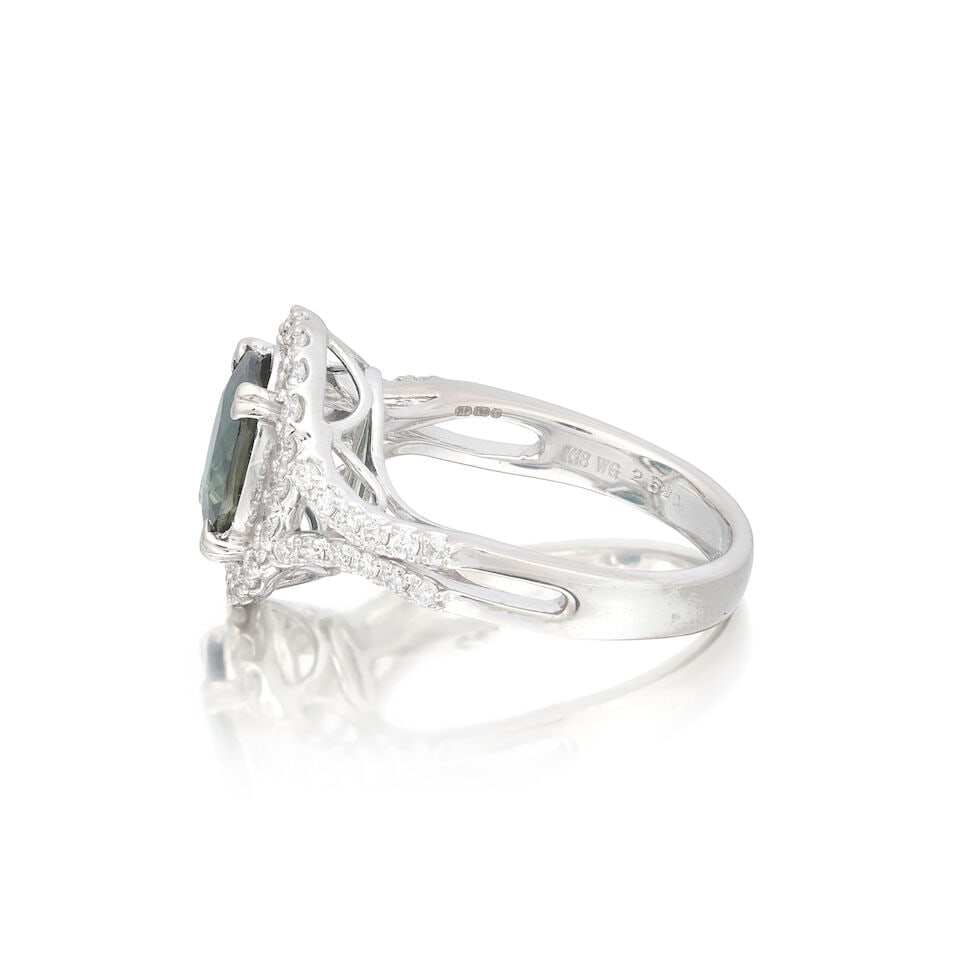 HARLE PARIS: SAPPHIRE AND DIAMOND RING - 3