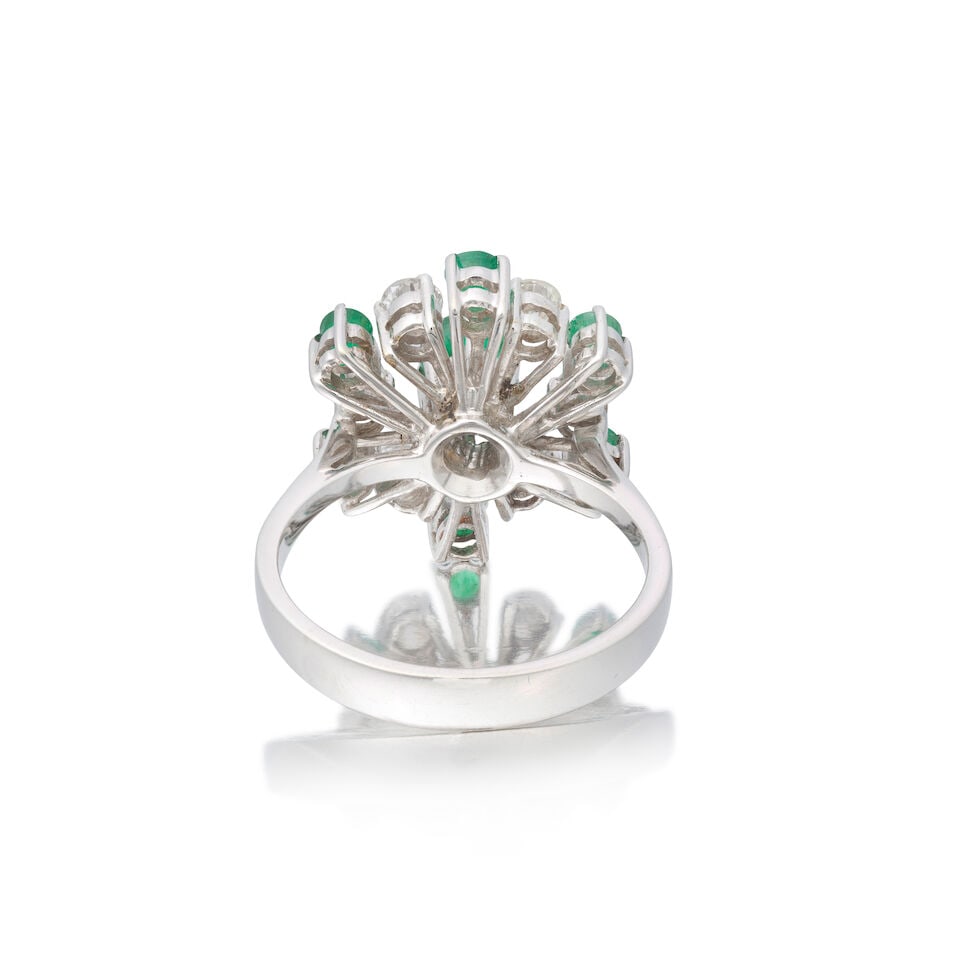 EMERALD AND DIAMOND RING - 2