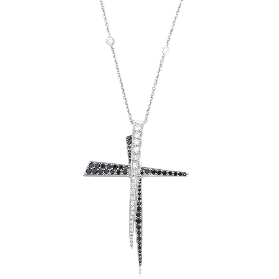 BOODLES: DIAMOND AND BLACK DIMAOND CROSS PENDANT/NECKLACE, 2001: BOODLES: DIAMOND AND BLACK DIMAOND CROSS PENDANT/NECKLACE, 2001 Brilliant-cut diamonds approx. 0.75ct total Brilliant-cut black diamonds Platinum Signed Boodles, numbered 0735H0896K, maker's mark
