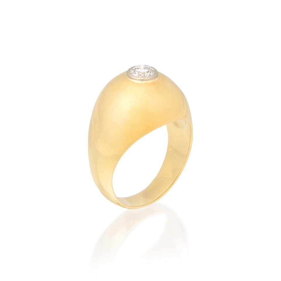 DIAMOND-SET BOMBÉ RING: DIAMOND-SET BOMBÉ RING Brilliant-cut diamond approx. 0.50ct Ring size approx. S Weight approx. 14.5g Footnotes: OVERALL CONDITION Some surface wear and light thinning to base of hoop of unhallmar