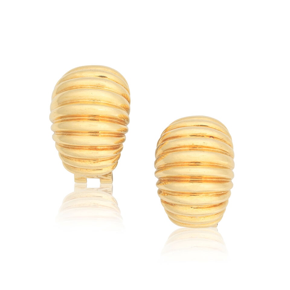 TEXTURED BOMBÉ EARRINGS: TEXTURED BOMBÉ EARRINGS Of reeded bombé design Length 2.0cm Weight approx. 19.0g Footnotes: OVERALL CONDITION Light surface wear commensurate with use to unhallmarked yellow metal stamped