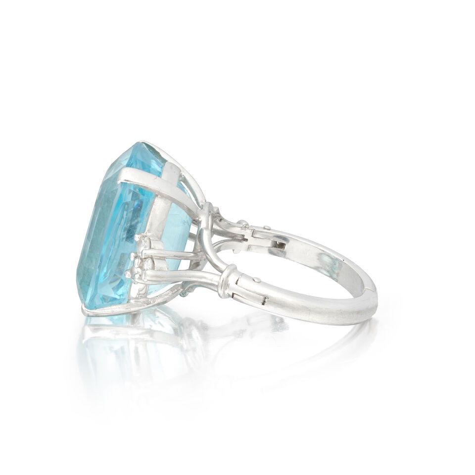 AQUAMARINE AND DIAMOND RING - 3