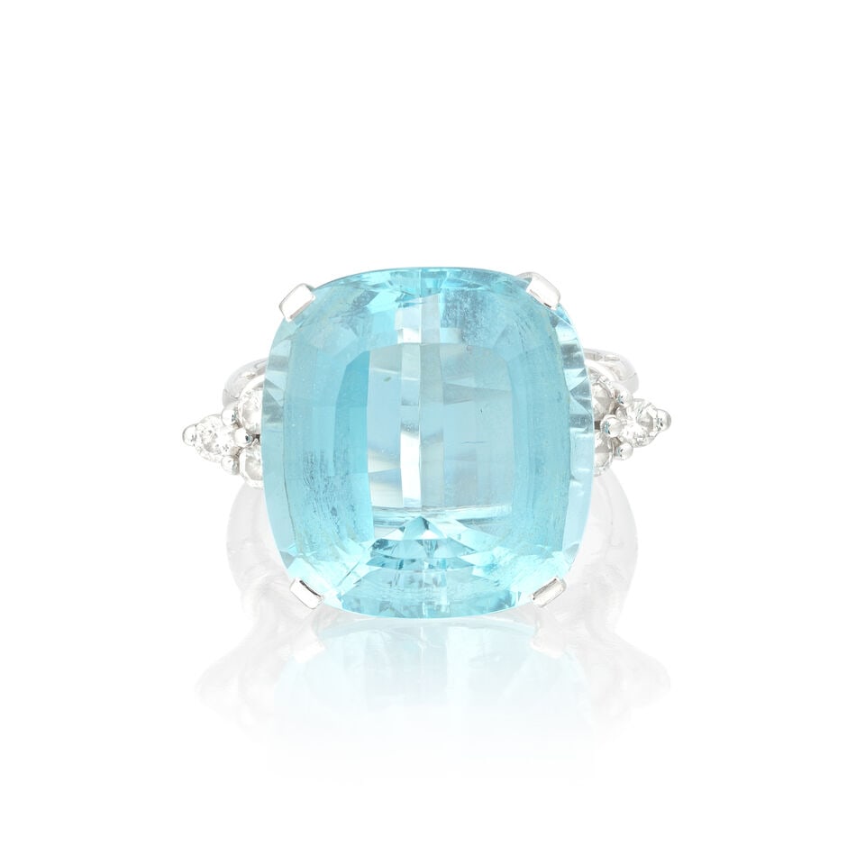 AQUAMARINE AND DIAMOND RING - 4