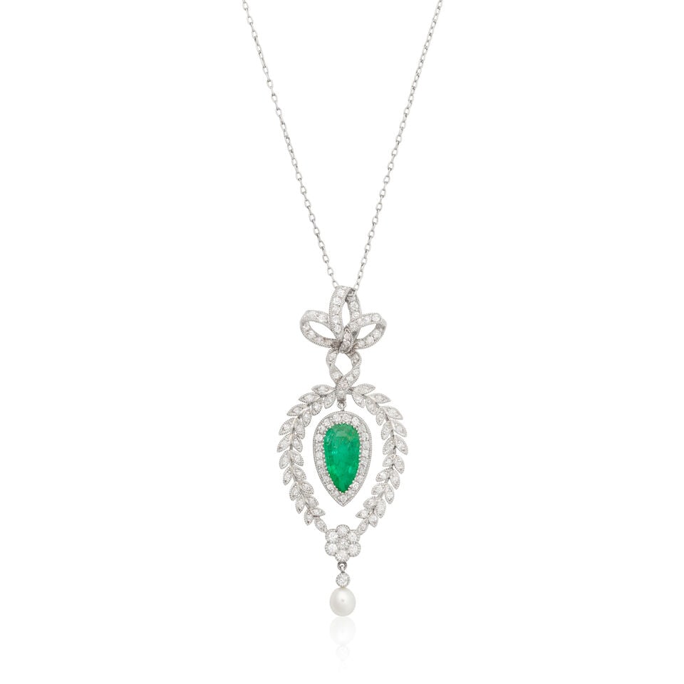 EMERALD, DIAMOND AND PEARL PENDANT/NECKLACE, CIRCA 1910 (1 of 2)