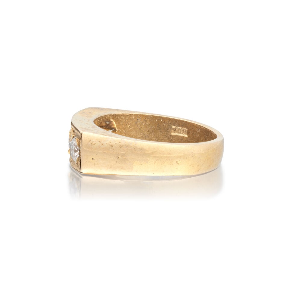 GOLD AND DIAMOND RING, 1981 - 3