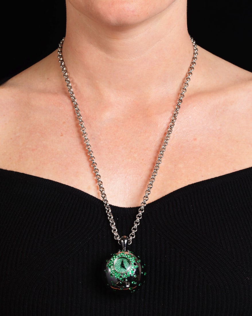 DE GRISOGONO: EMERALD-SET 'BOULE' WATCH PENDANT/NECKLACE - 3