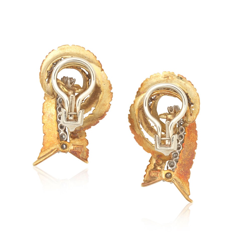 DIAMOND-SET RIBBON EARCLIPS - 2