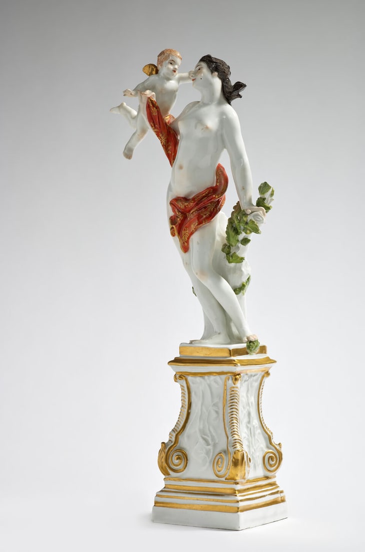 Figure en porcelaine représentant Venus et Cupidon, Meissen, vers 1745A Meissen figure of V... - 2