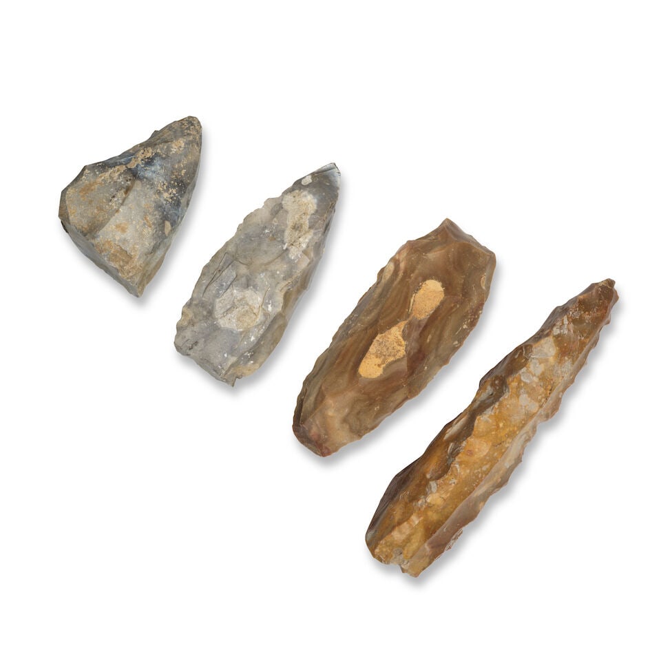 Quatre grands outils et nucleus, France, Néolithique, ca. IVe-IIIe millénaire av. J.C.... (1 of 2)