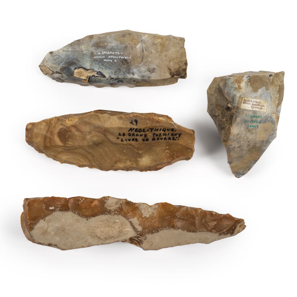 Quatre grands outils et nucleus, France, Néolithique, ca. IVe-IIIe millénaire av. J.C.... - 2