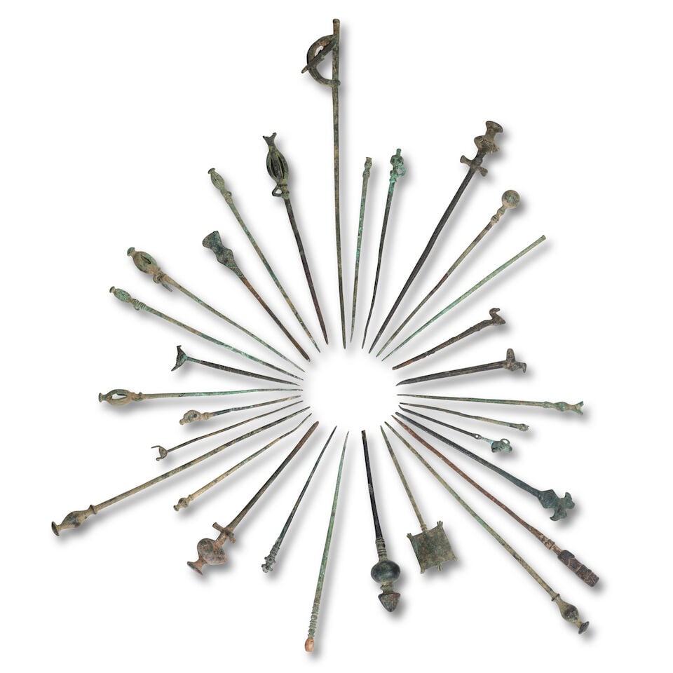 Trente épingles en bronze, Iran, Région du Luristan, ca. IXe-VIIe siècle av. J.C....: Trente épingles en bronze, Iran, Région du Luristan, ca. IXe-VIIe siècle av. J.C. Thirty Luristan bronze pins, Iran, circa 9th-7th century B.C. Mixed length from 9.2 cm (3 5/8 in.)