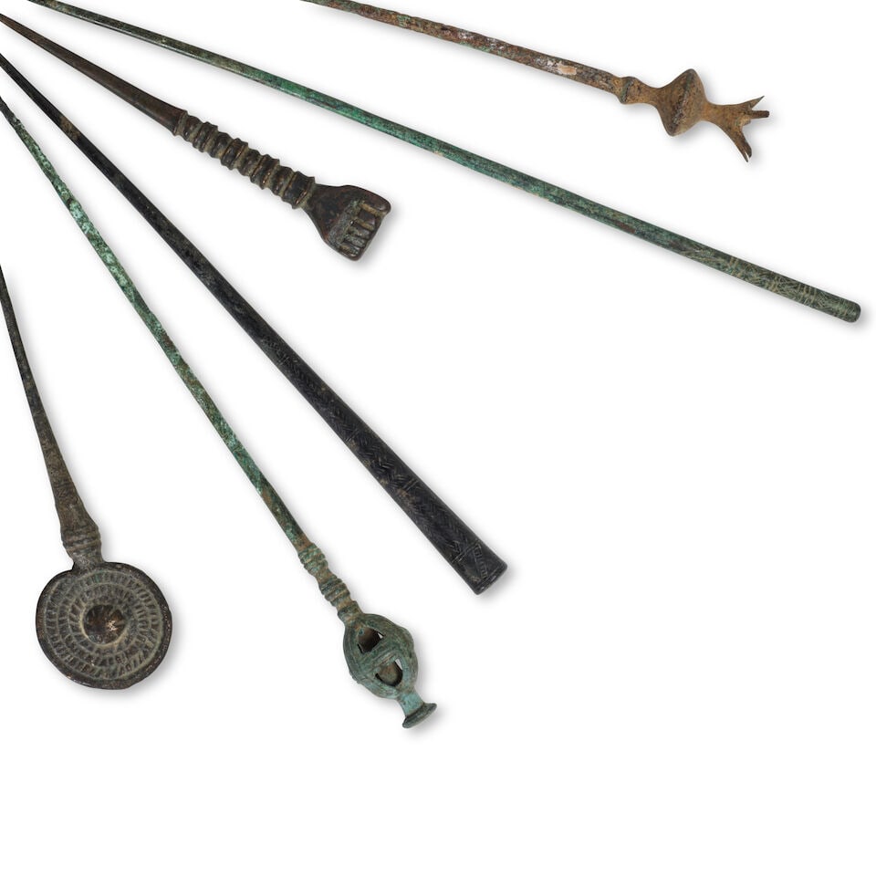Vingt-huit épingles en bronze, Iran, Région du Luristan, ca. IXe-VIIe siècle av. ... - 2